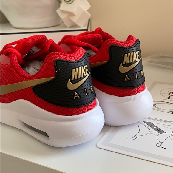 NEW Nike Air Max Oketo red sneakers running shoes - Picture 4 of 8